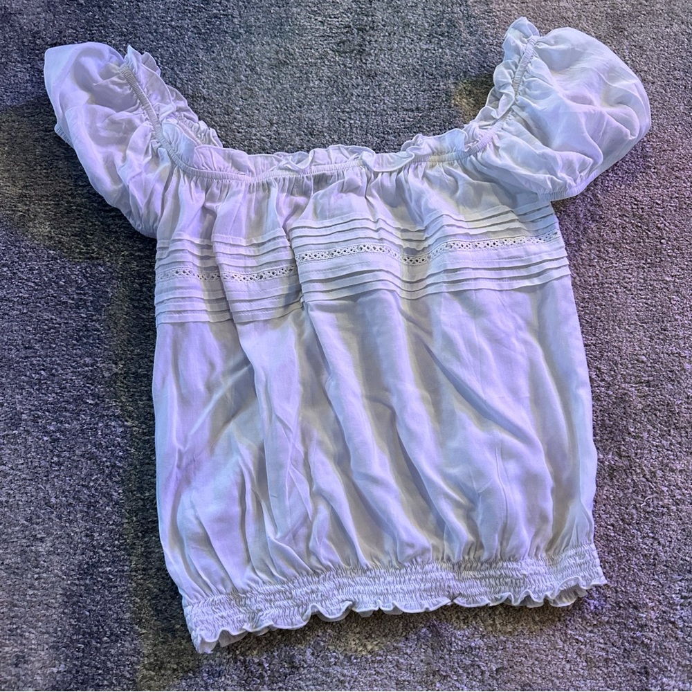 August’s White Crop Top US 8